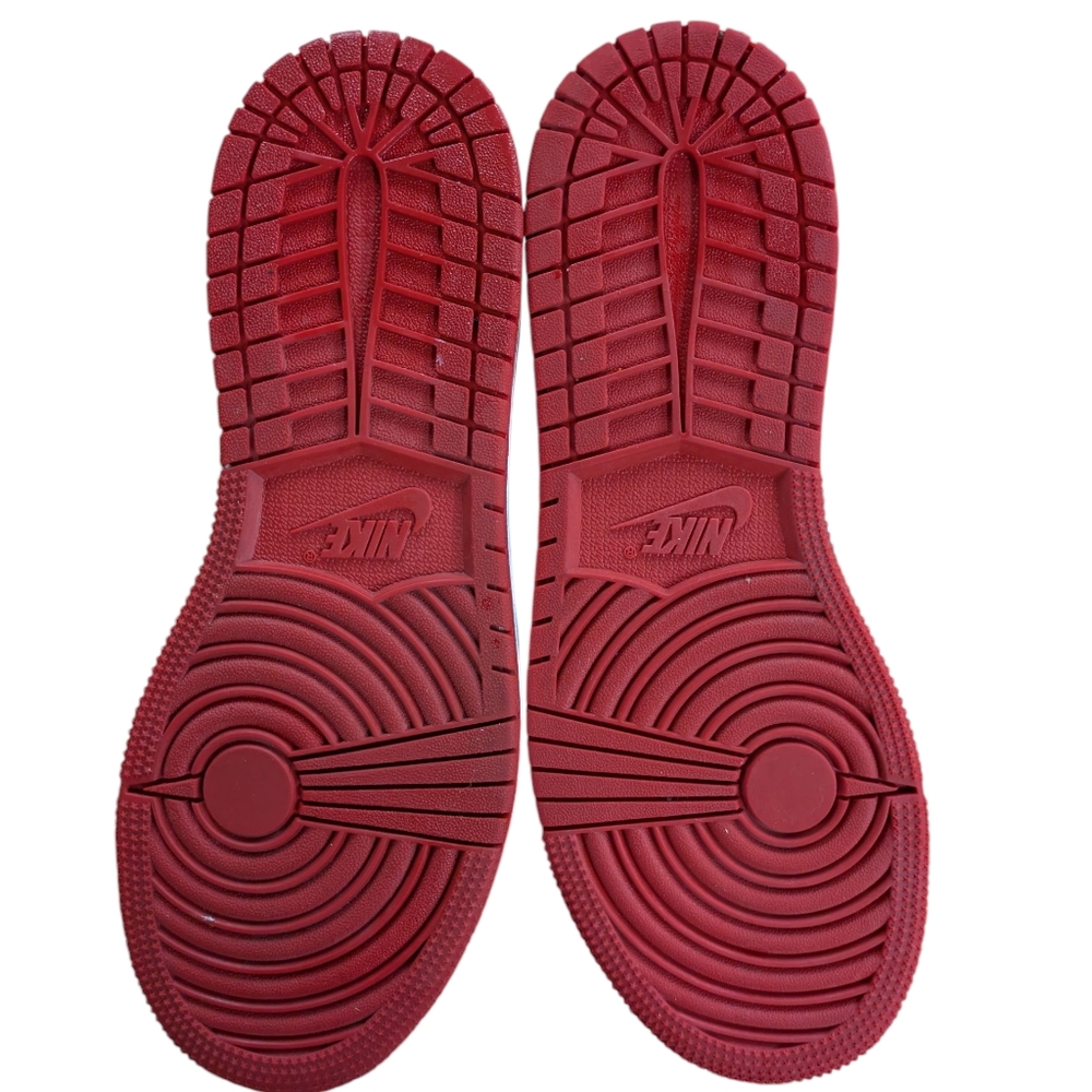 Nike Air Jordan 1 Low GS Bred Toe Black and Red Size 5.5 Youth - Picture 8 of 11